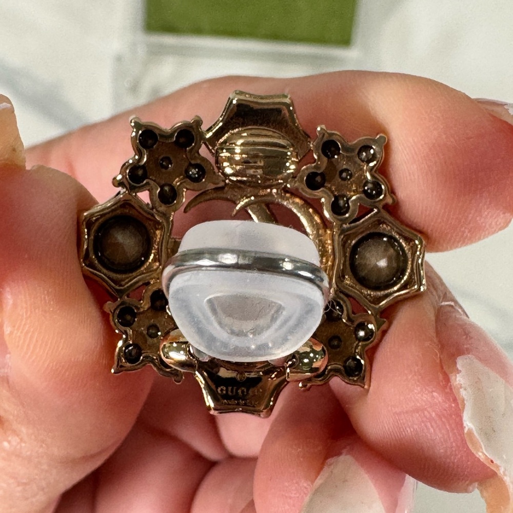 Authentic Gucci Elegant Gold and Crystal Earrings - Picture 7 of 8